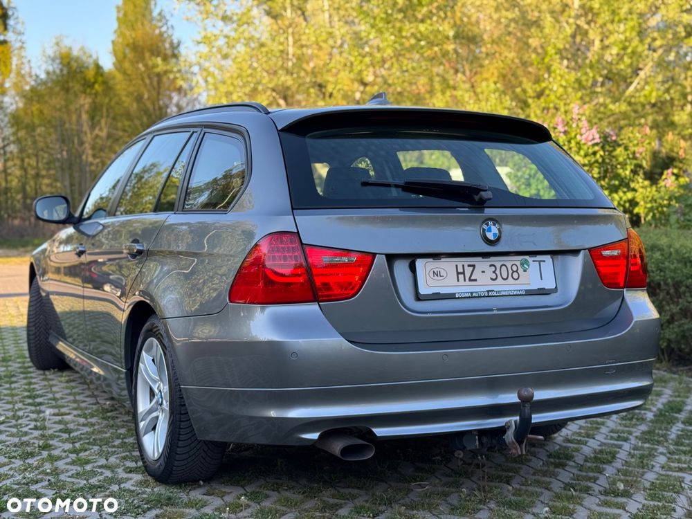 BMW Seria 3 318d DPF Edition Sport - 2