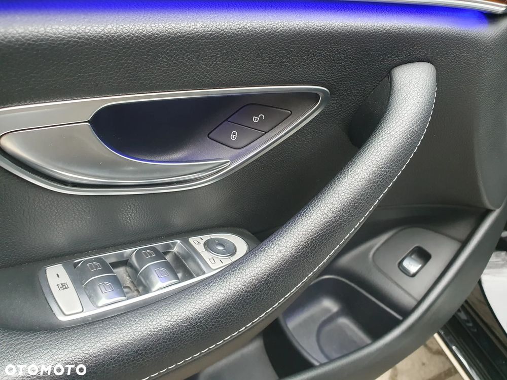 Mercedes-Benz Klasa E 220 d Business Edition 9G-TRONIC - 28
