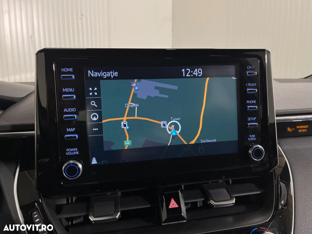 Toyota Corolla 1.8 Hybrid Business Edition - 14