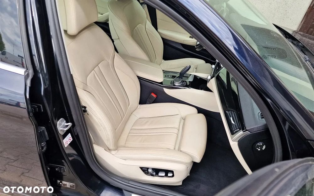 BMW Seria 5 520d xDrive Luxury Line - 15