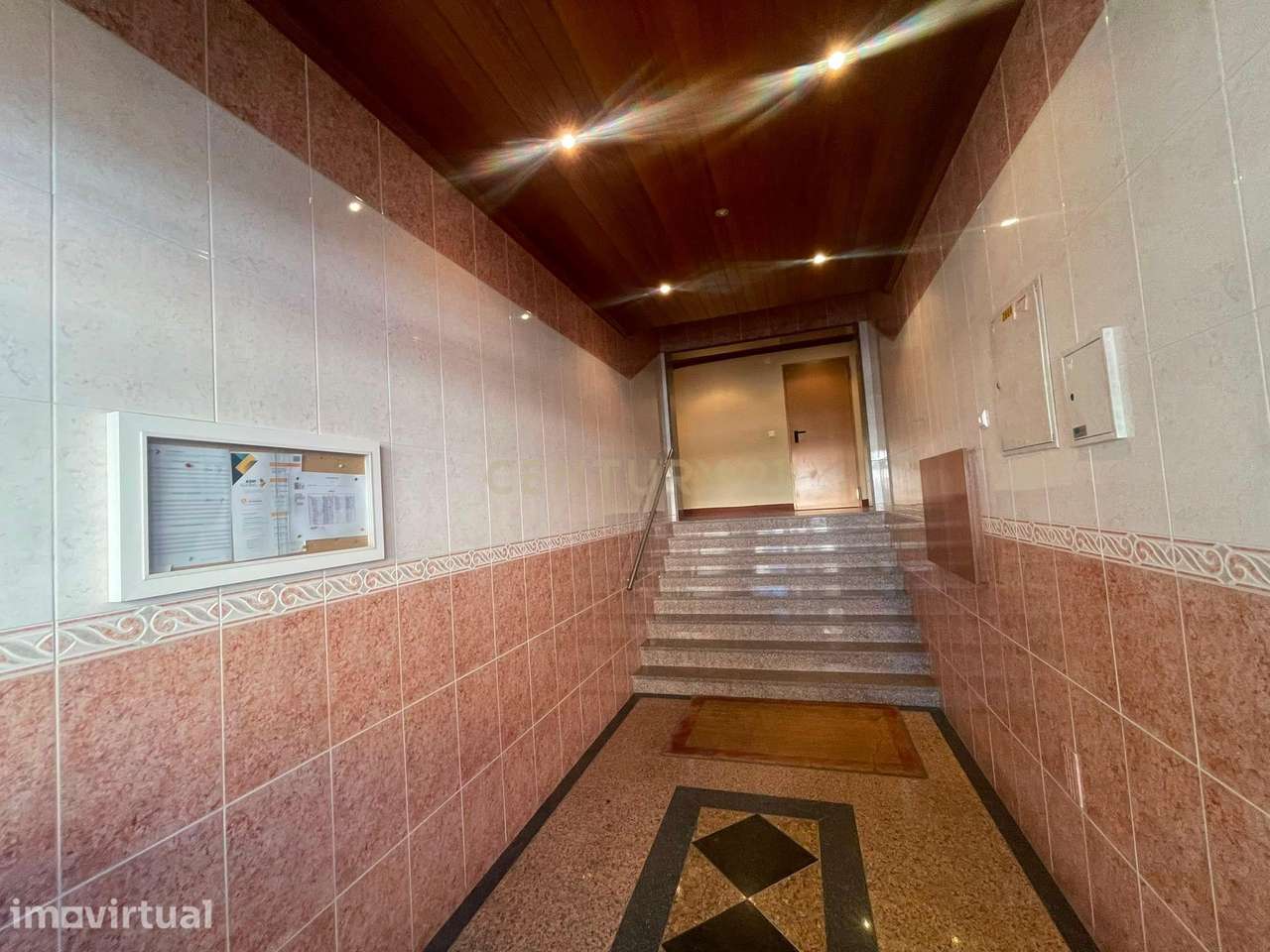 T2 Remodelado em Santa Marta do Pinhal – Corroios - Grande imagem: 3/21