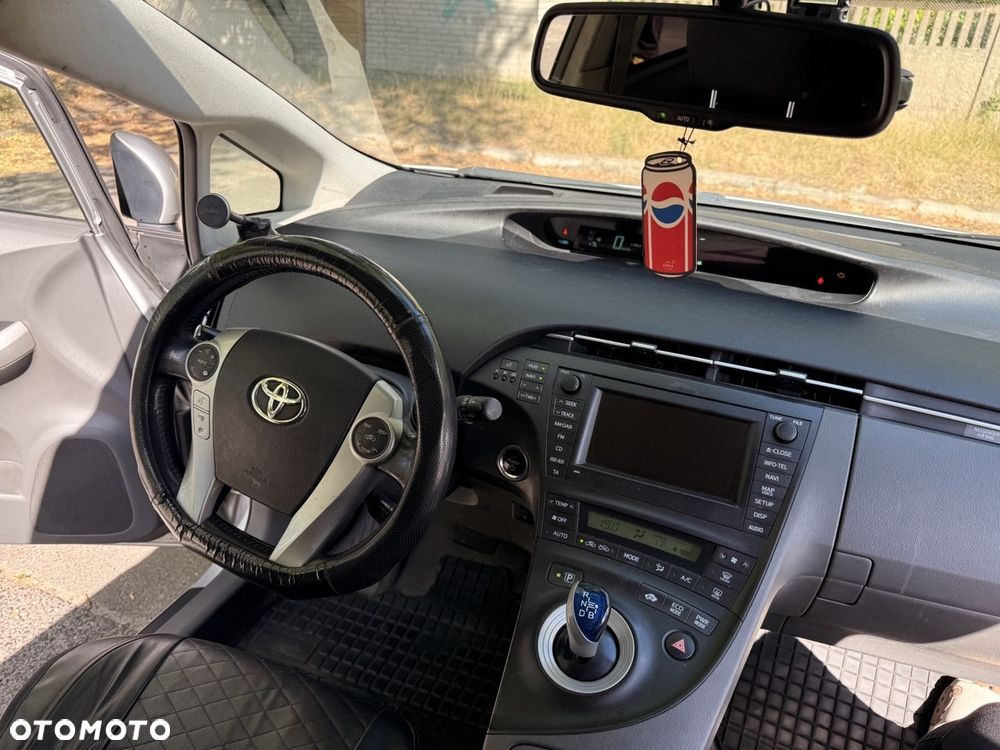 Toyota Prius 1.8 HSD Prestige - 12