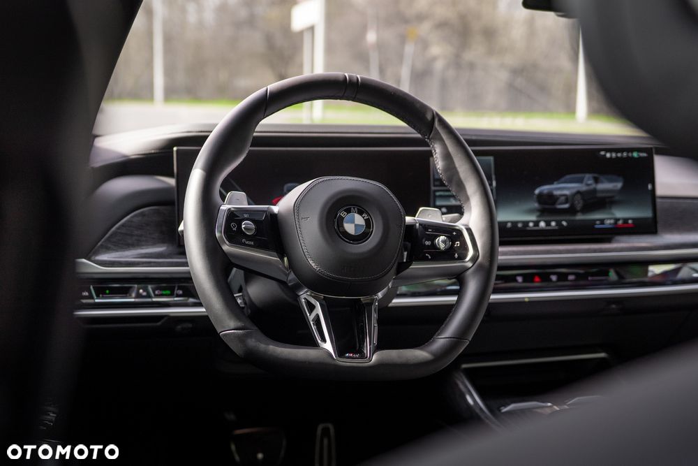 BMW Seria 7 740d xDrive mHEV Nero Lusso Edition sport - 33