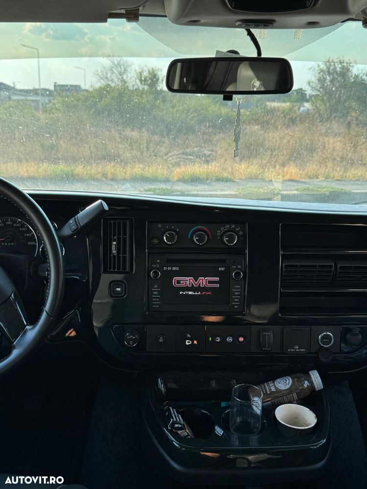 GMC Savana - 18