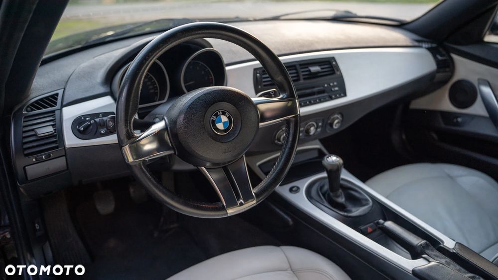 BMW Z4 Coupe 3.0si - 13