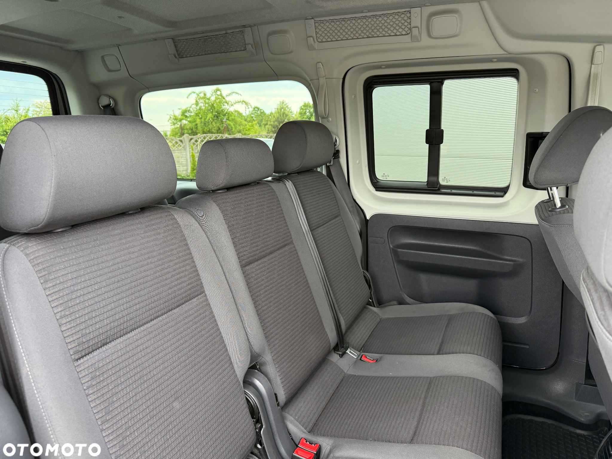 Volkswagen Caddy 1.2 (7-Si.) Edition 30 - 9