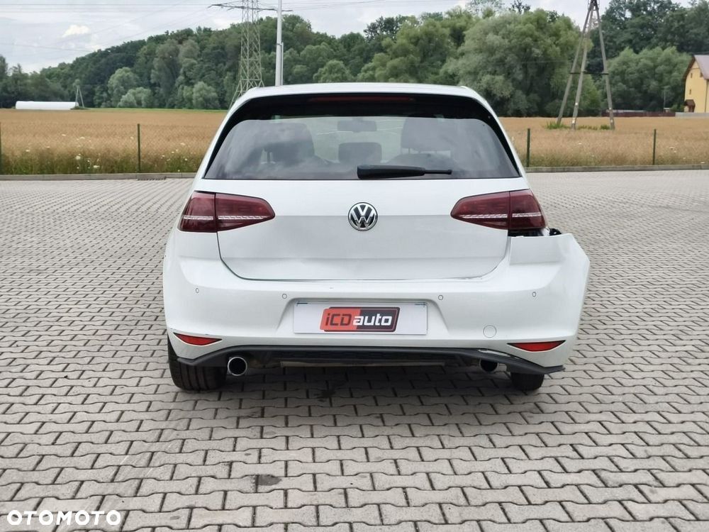 Volkswagen Golf - 6