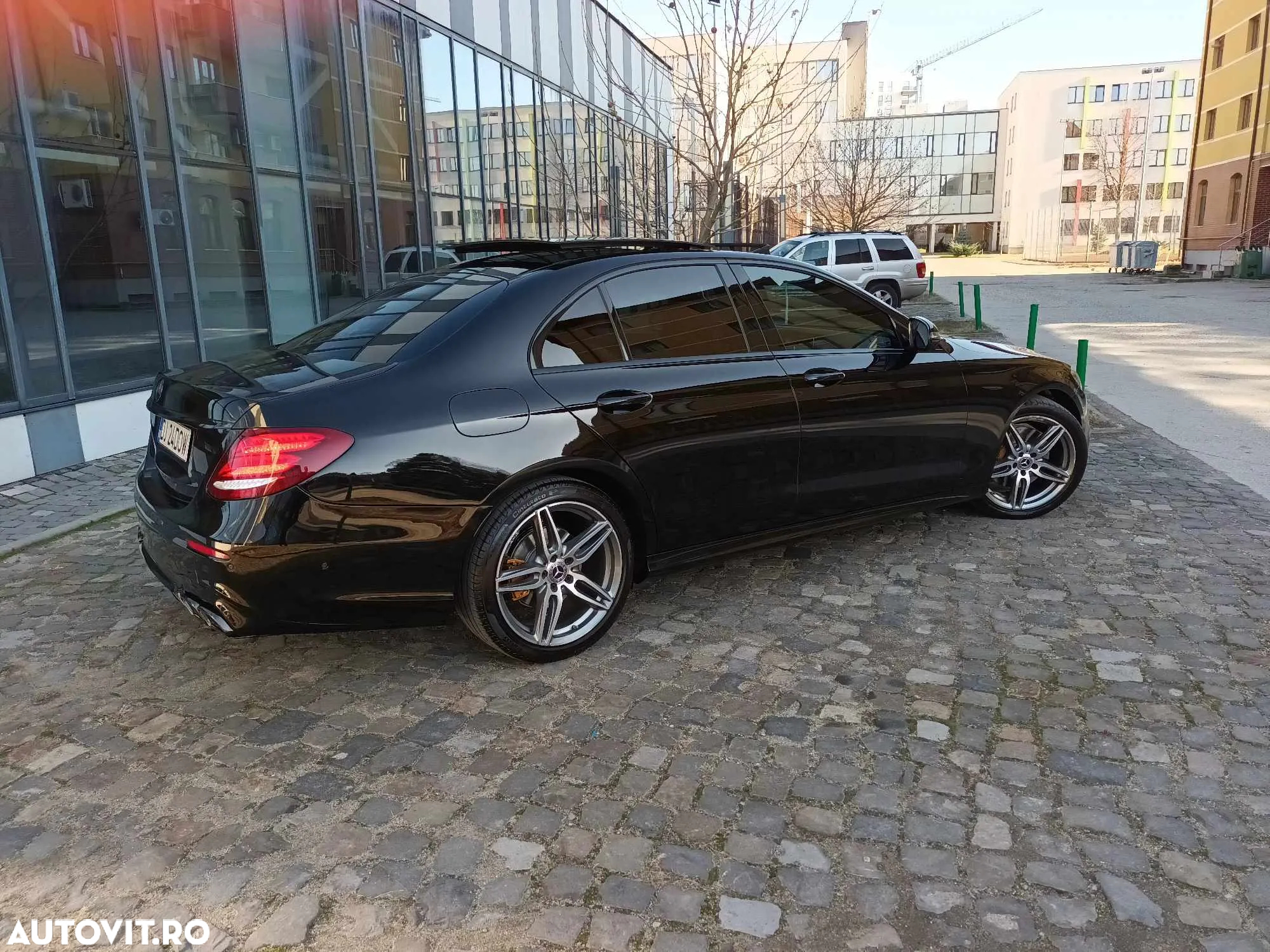 Mercedes-Benz E 220 d 9G-TRONIC AMG Line - 12