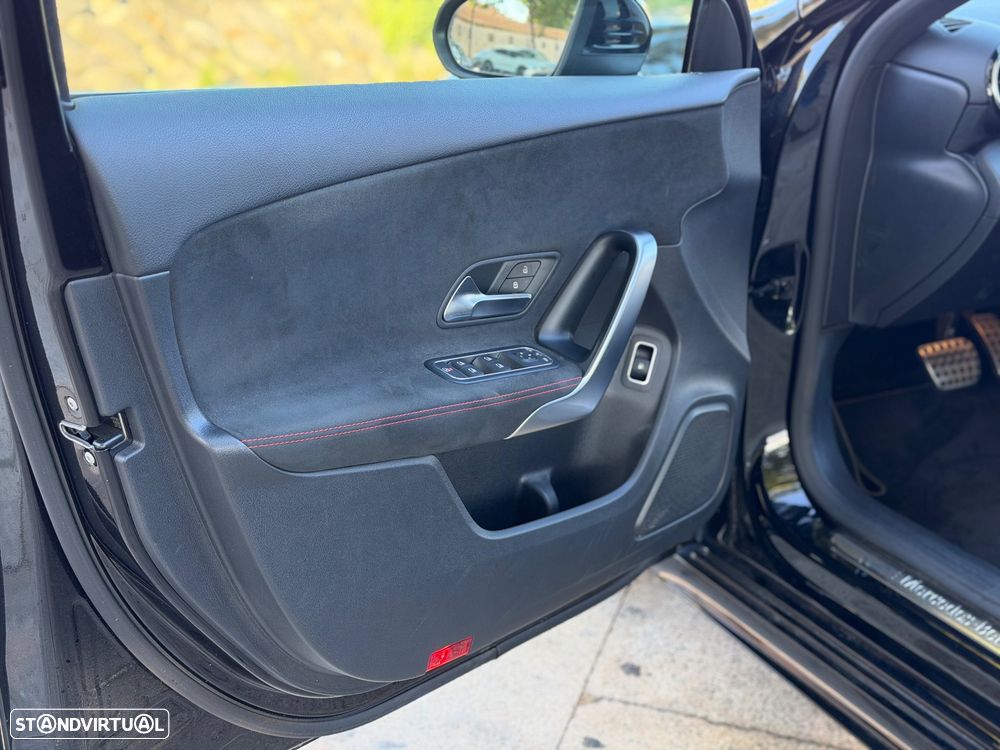 Mercedes-Benz A 250 e AMG Line — fotografia 30