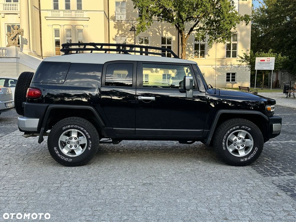 Toyota FJ Cruiser 4.0 4x4 - 12