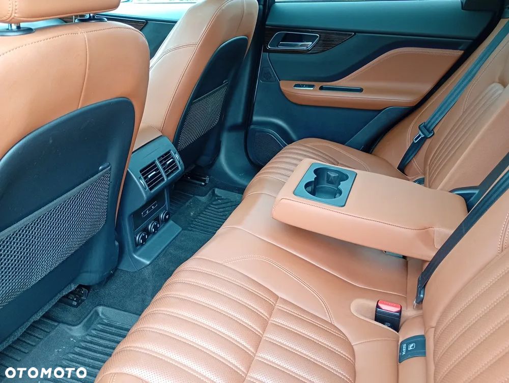 Jaguar F-Pace 2.0 i4D AWD Prestige - 10