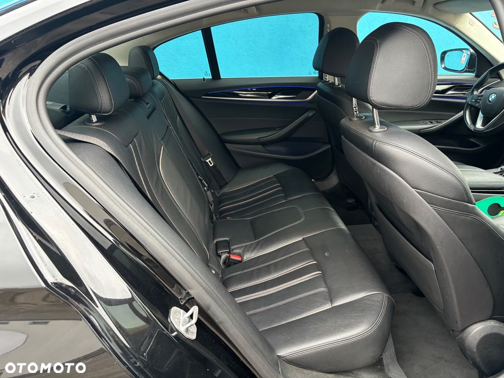BMW Seria 5 520d xDrive Luxury Line sport - 16