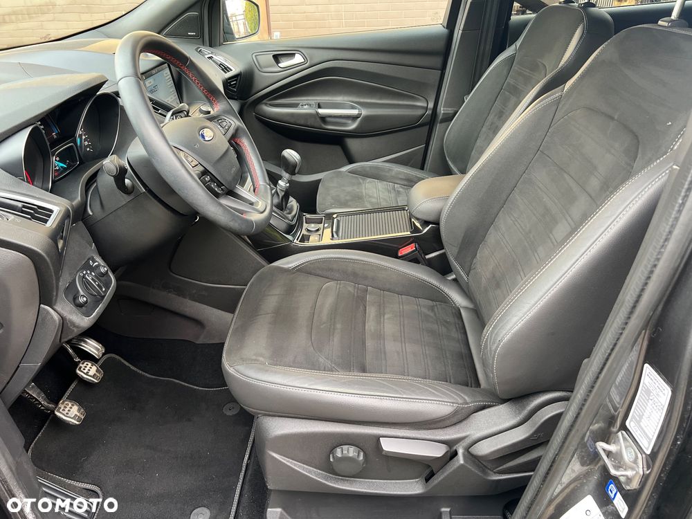 Ford Kuga 1.5 TDCi 2x4 ST-Line - 29