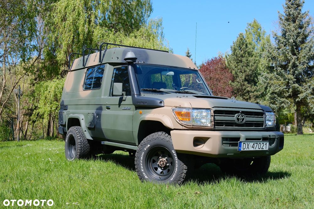 Toyota Land Cruiser - 3