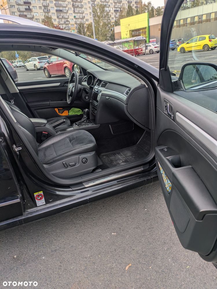 Skoda Superb 2.0 TDI Elegance DSG - 22