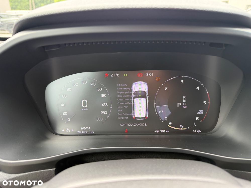 Volvo XC 40 D4 AWD R-Design - 22