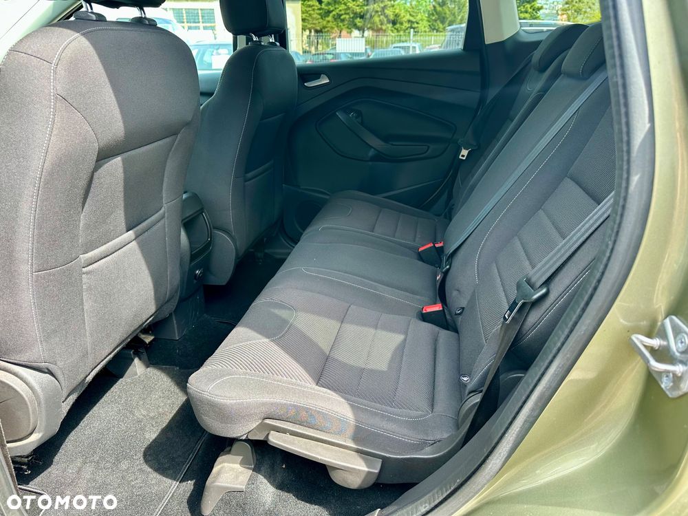 Ford Kuga 1.6 EcoBoost 2x4 Trend - 21