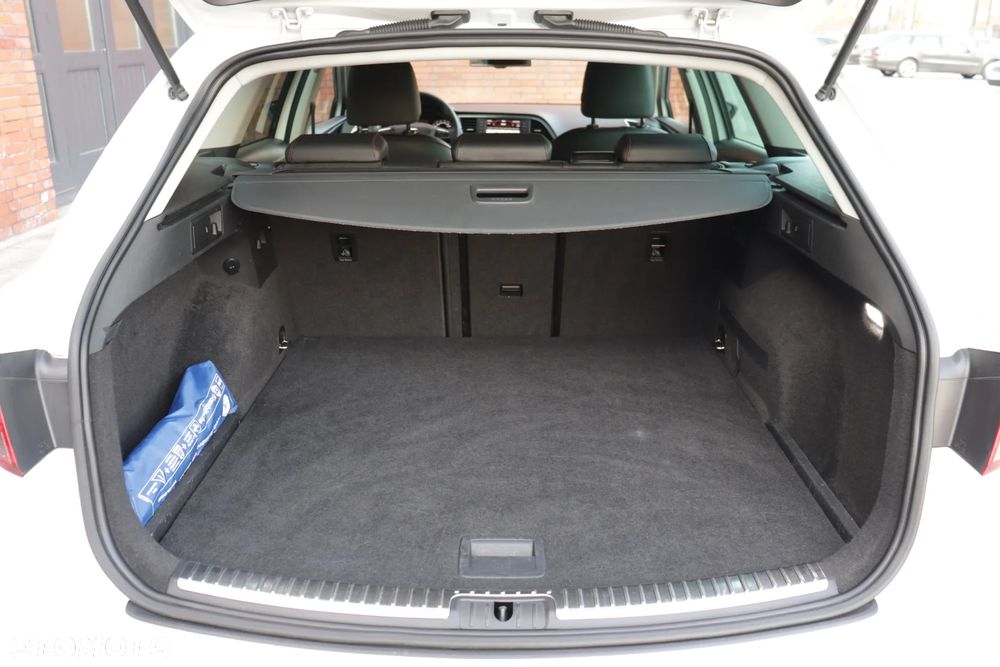 Seat Leon 2.0 TDI DPF Start&Stop DSG FR - 36