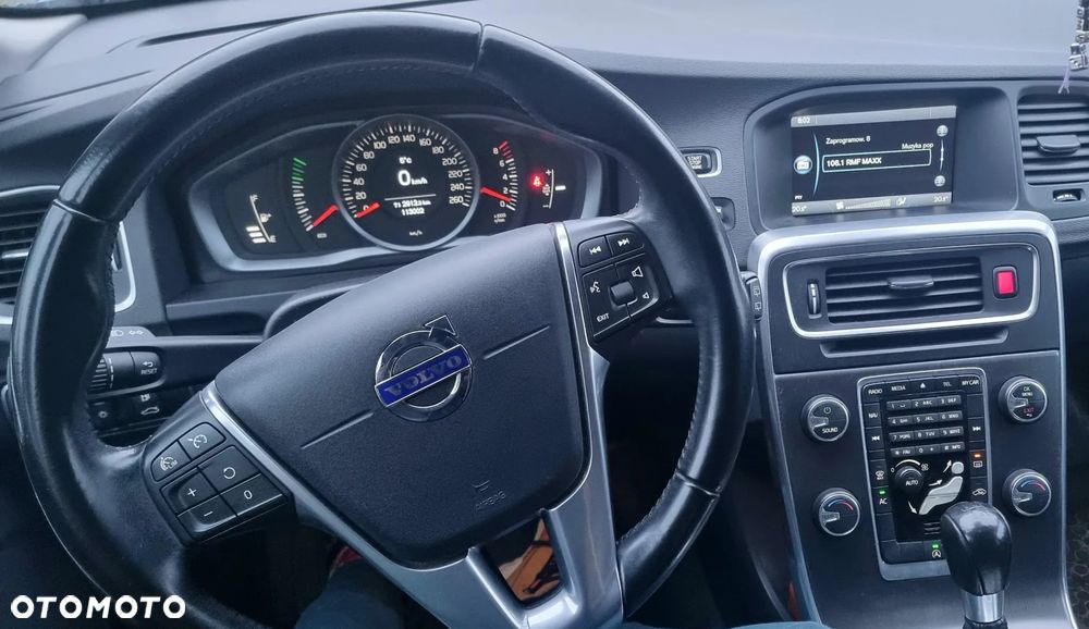 Volvo V60 T3 Momentum - 17