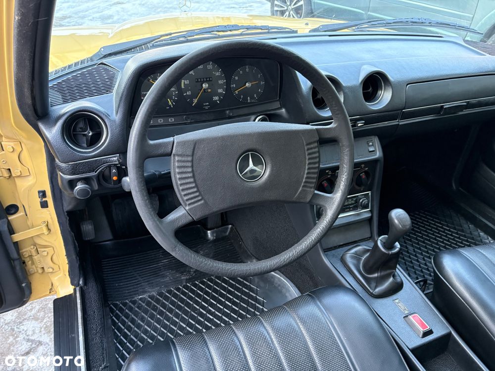 Mercedes-Benz W123 - 22