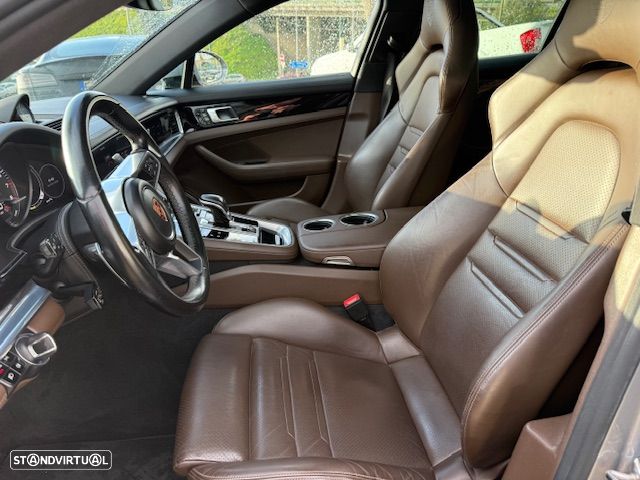 Porsche Panamera Sport Turismo - 19