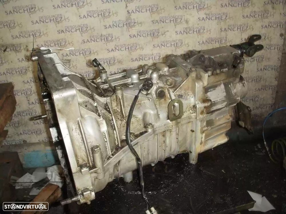 CAIXA VELOCIDADES SUZUKI JIMNY TODO TERRENO, FECHADA 1998 - - 1