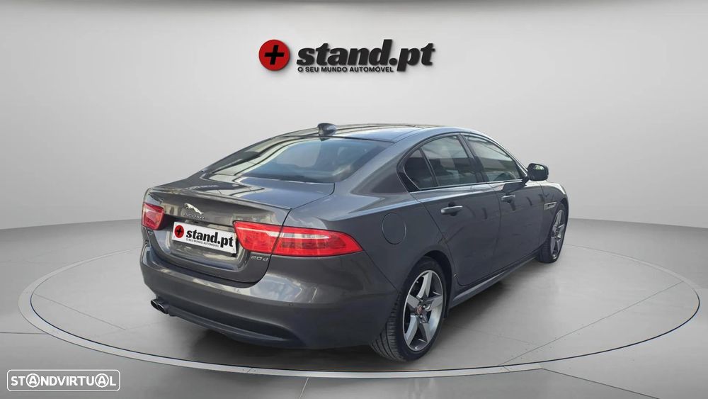 Jaguar XE 2.0 D R-Sport - 4
