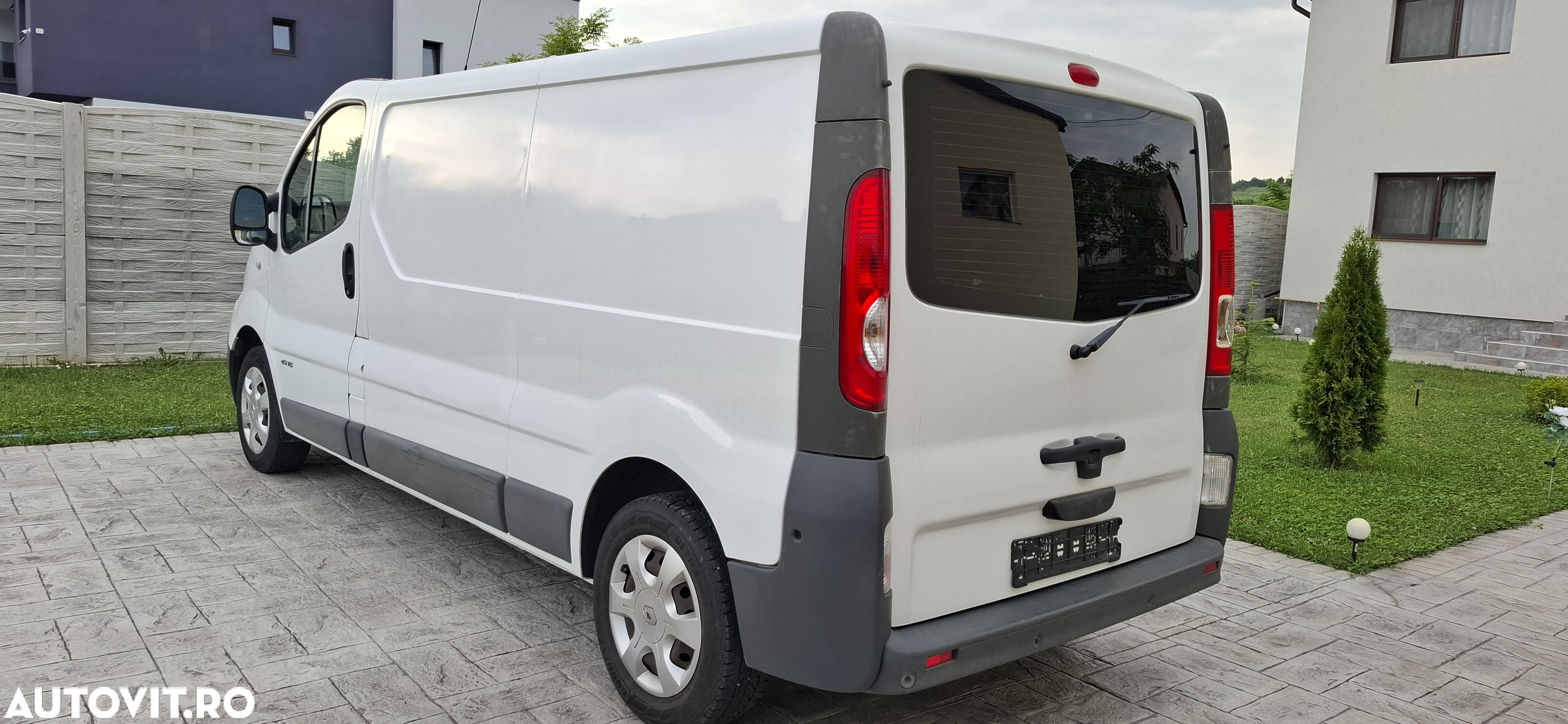 Renault Trafic 2.0 dCi 115 Combi L2H1 - 4