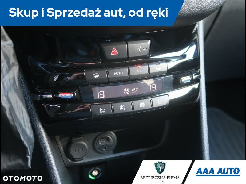 Peugeot 208 - 14