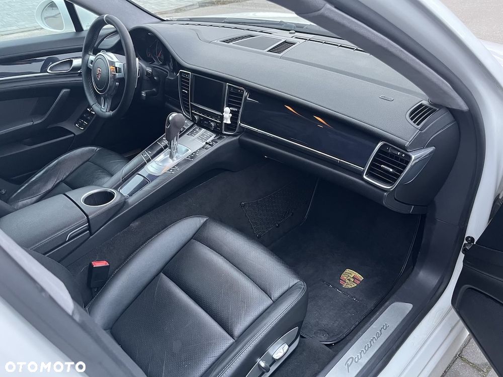 Porsche Panamera Edition - 11