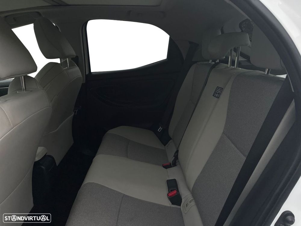 Toyota Yaris - 11