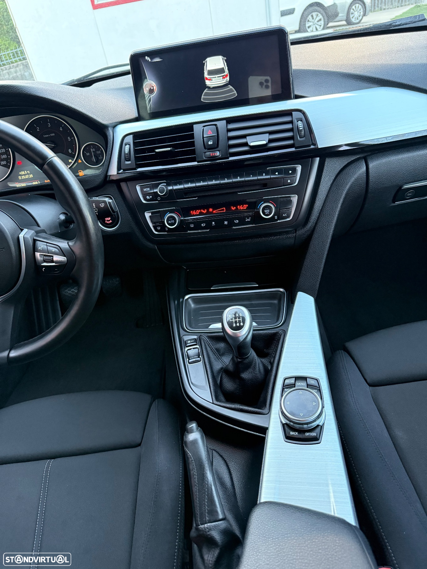 BMW 318 d Touring Pack M - 14