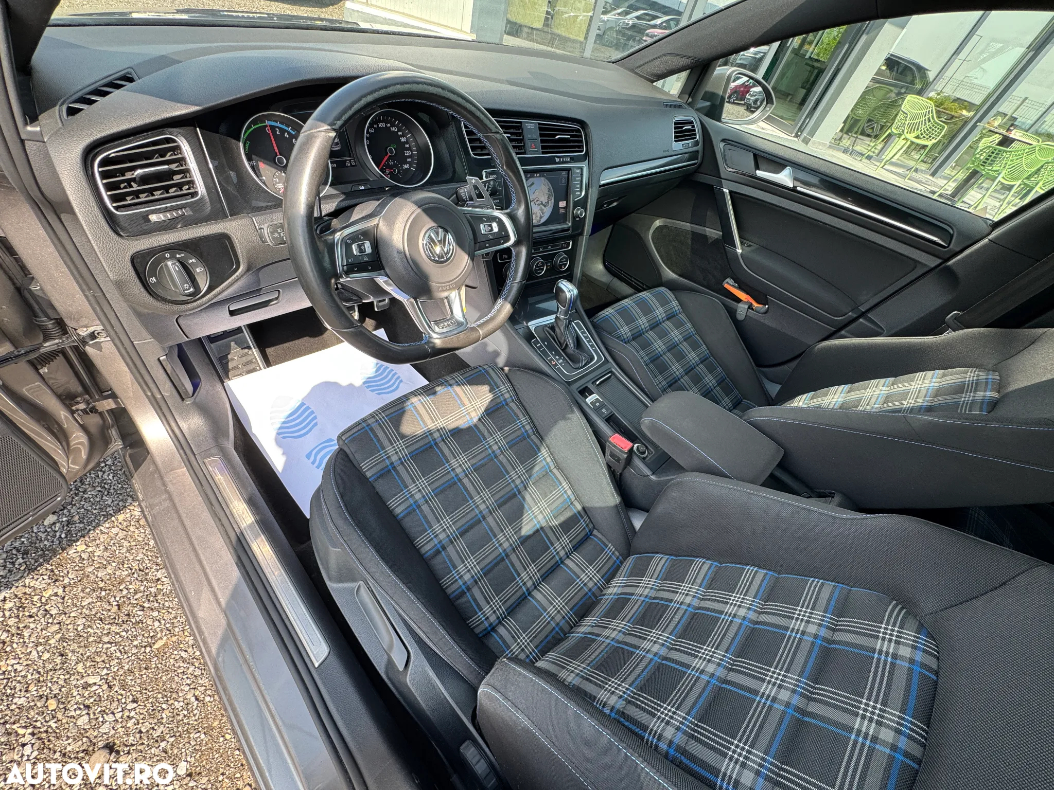 Volkswagen Golf GTE - 16