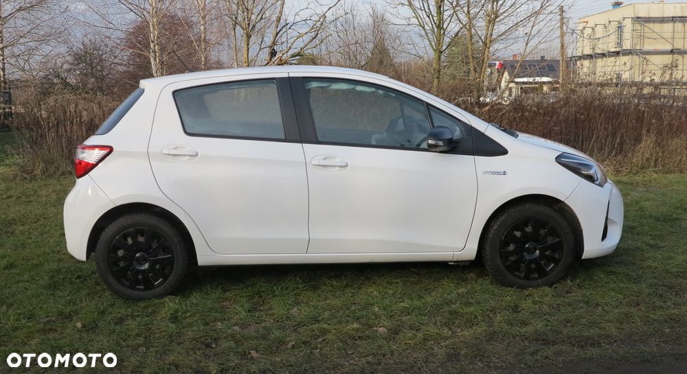 Toyota Yaris Hybrid 100 Active EU6 - 7