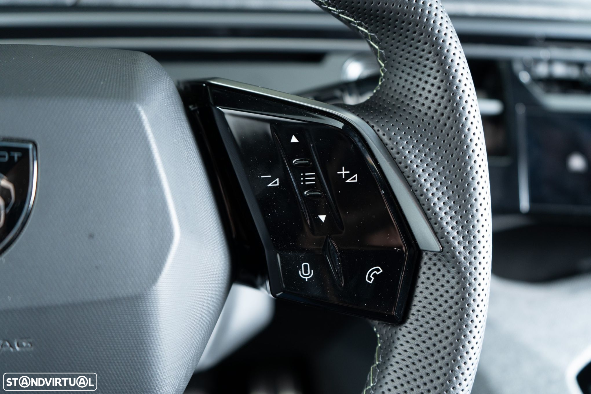Peugeot E-3008 73 kWh GT - 26