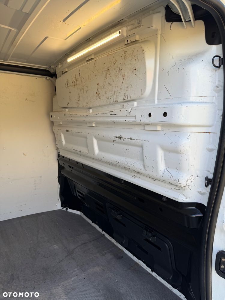 Renault Trafic vivaro - 20