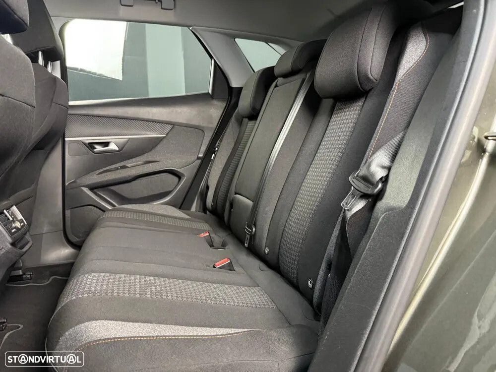 Peugeot 3008 1.2 PureTech Allure EAT8 - 14