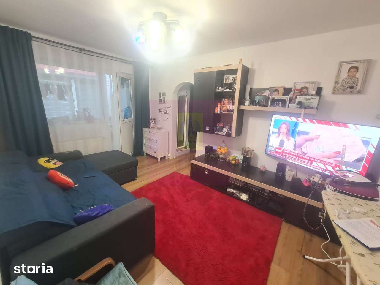 Apartament cu 3 camere de vanzare in Campina - Zona Cuza — fotografia 1