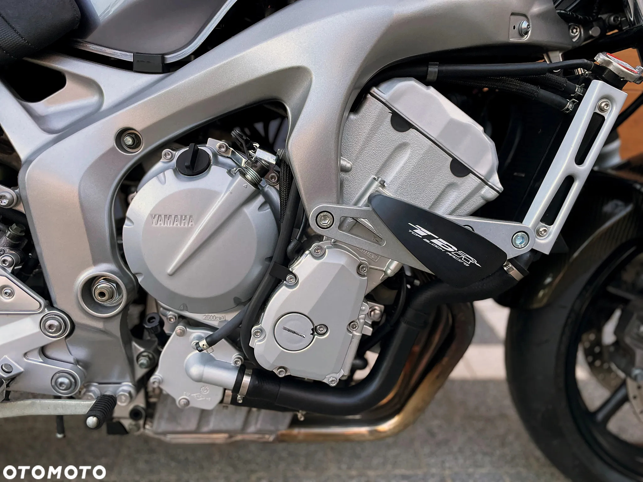 Yamaha FZ - 10