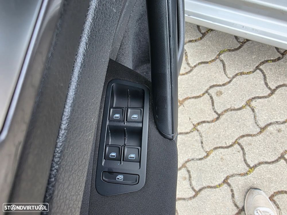 VW Golf Variant 1.6 TDi BlueMotion Comfortline - 9