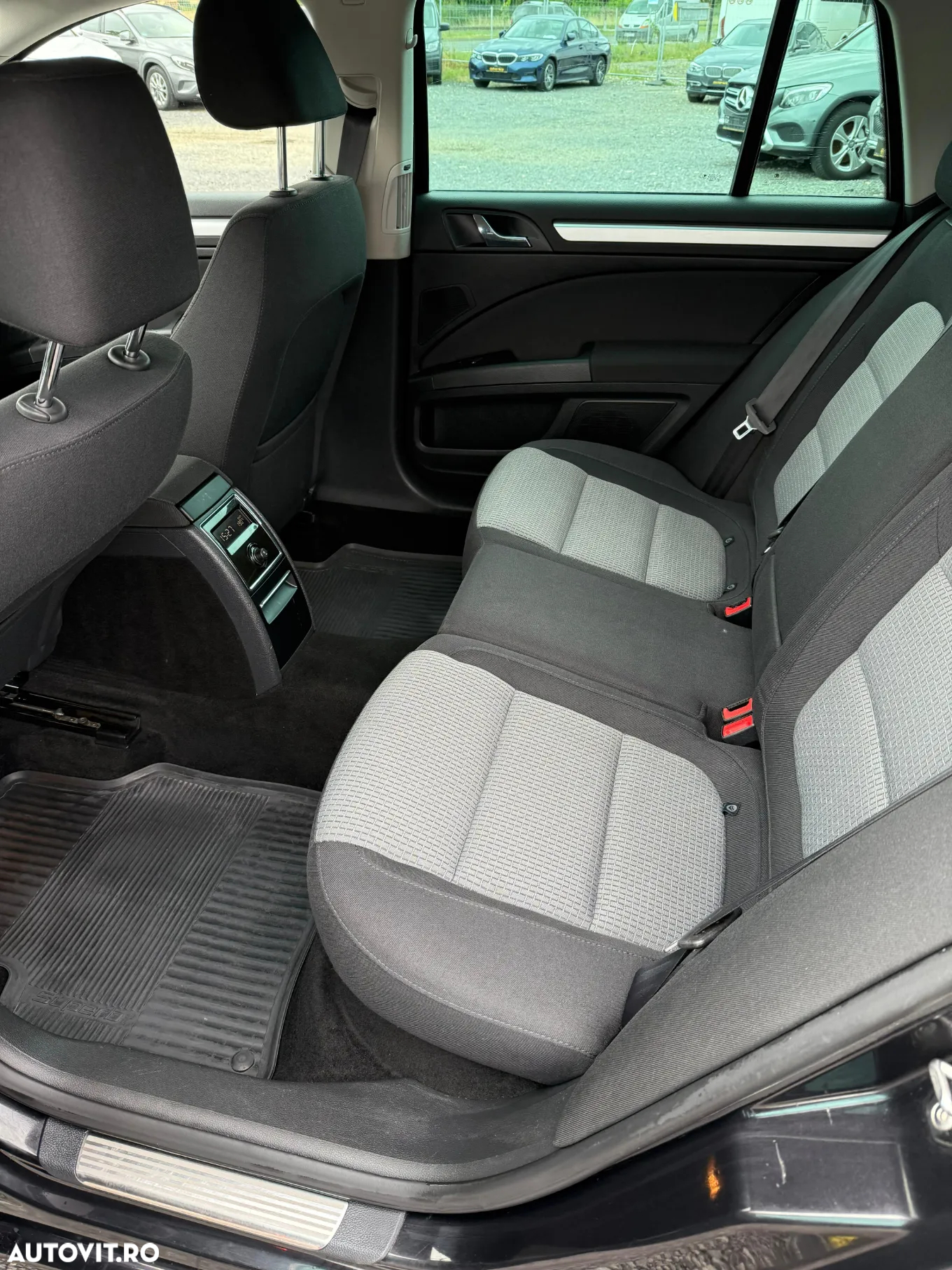 Skoda Superb 2.0 TDI 4X4 Ambition - 8