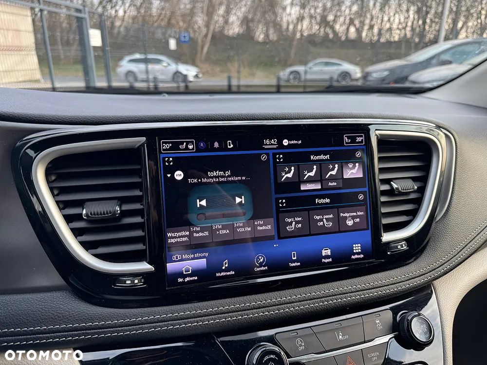 Chrysler Pacifica - 27