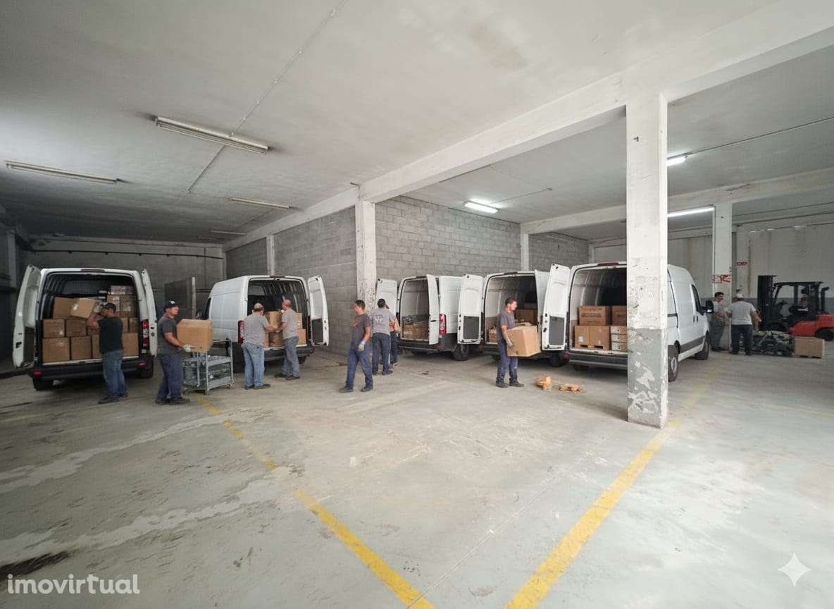 Armazém com 1 000 m2 no centro de Espinho - Grande imagem: 4/29