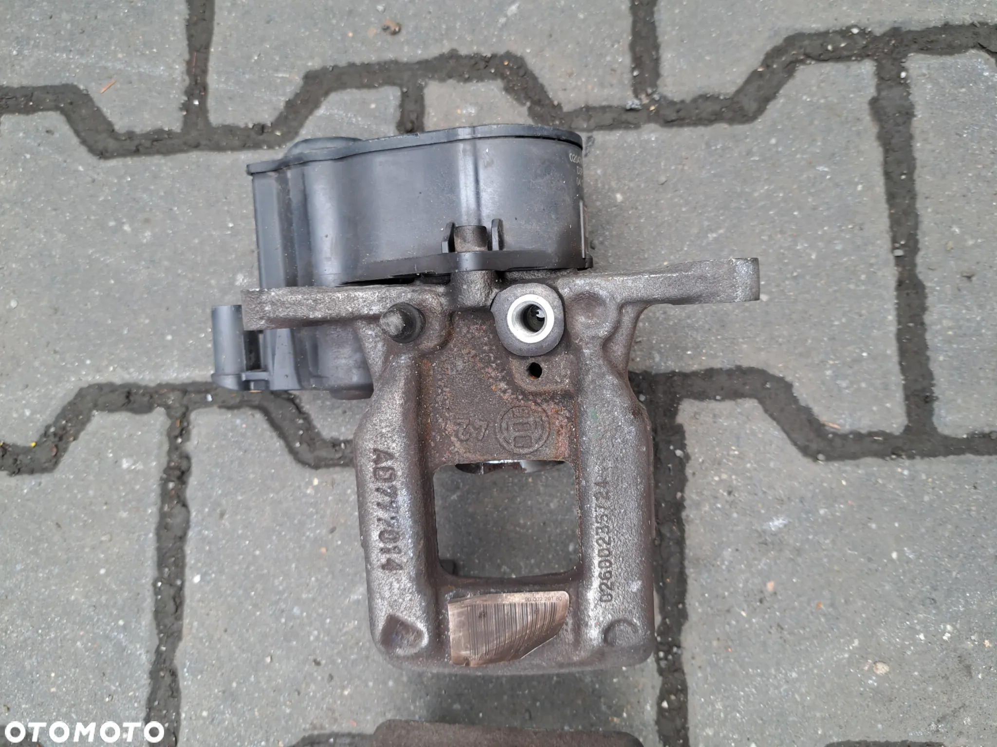 Peugeot 308 T9 Zacisk lewy tył prawy tył elektryczny Citroen C4 picasso II - 2