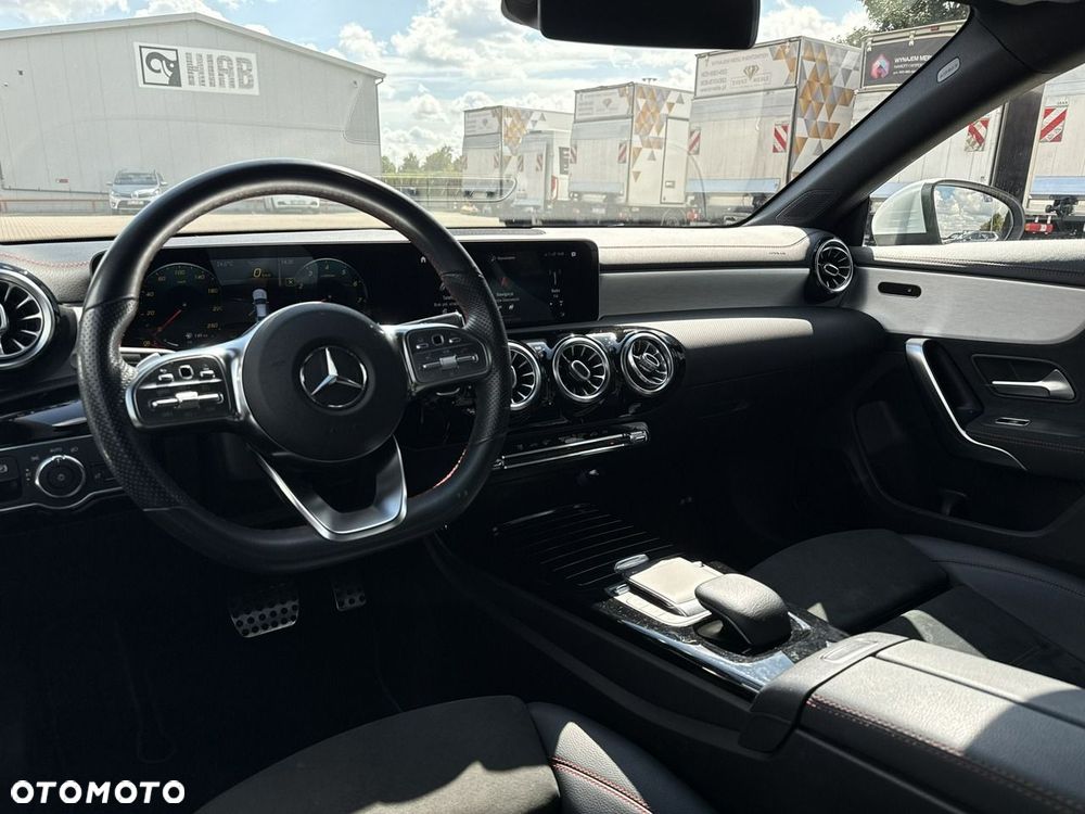 Mercedes-Benz CLA 200 mHEV AMG Line 7G-DCT - 13