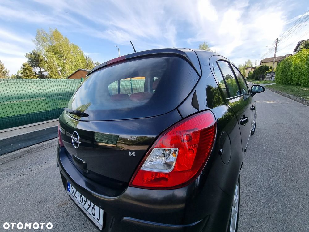 Opel Corsa 1.4 16V Cosmo - 14