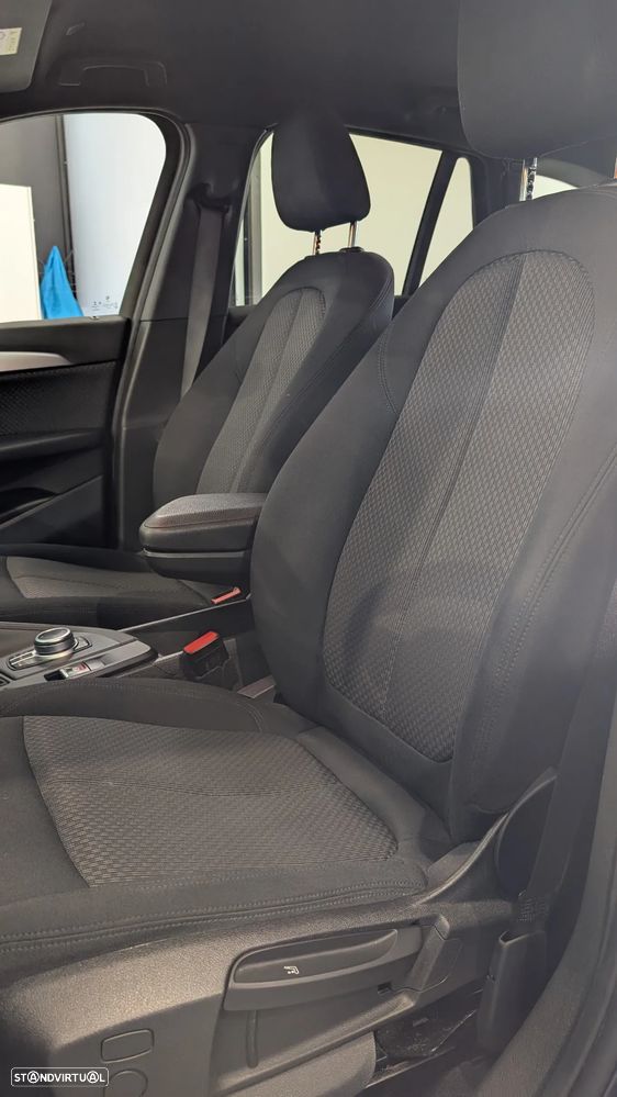 BMW X1 25 e xDrive Corporate Edition - 14