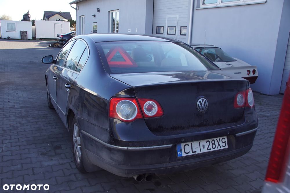 Auto na części - Volkswagen Passat B6 2.0 TDI 170 KM BMR KDA LC9X 2007R Silnik Skrzynia Drzwi Maska Błotnik Klapa Zderzak Lampa Klamka Szyba Lusterko Deska Kokpit Sterownik Moduł Czujnik Licznik Wyświetlacz Panel Kierownica - 4