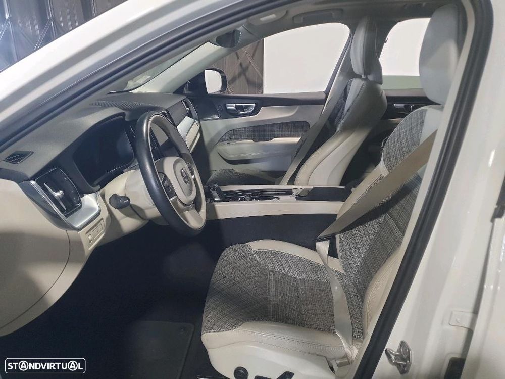 Volvo XC 60 2.0 T6 PHEV R-Design AWD - 5
