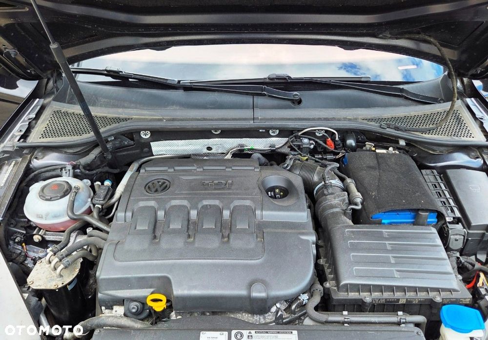 Volkswagen Passat - 14